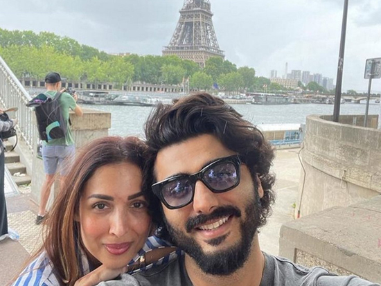 Arjun Kapoor And Malaika Romantic Holiday In Paris